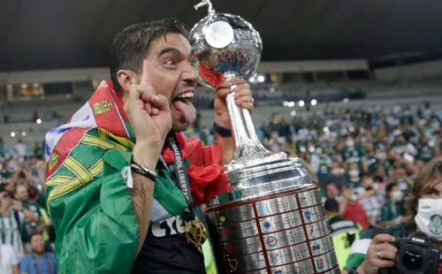 Alexandre Schneider/Getty Images- Abel Ferreira, técnico do Palmeiras