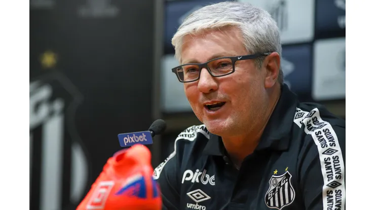 Foto: Fernanda Luz/AGIF - Santos faz oferta para assinar com lateral-direito