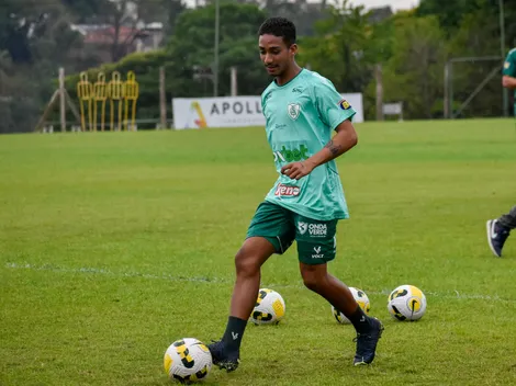  Arthur entra nos minutos finais e crava seu nome na história do América