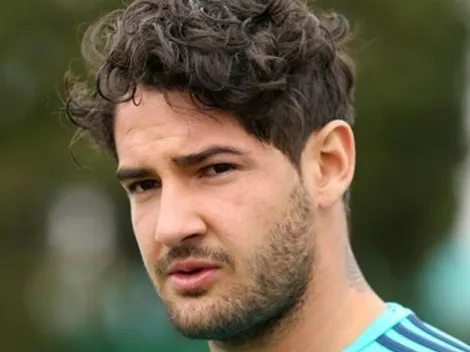 BOMBANDO! Torcida do Vasco pede Pato 'pra já' no Gigante 