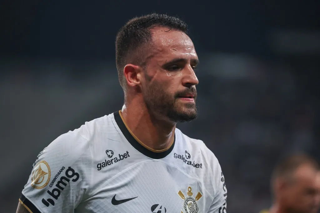 Foto: Marcello Zambrana/AGIF - Renato Augusto tem situação atualizada.