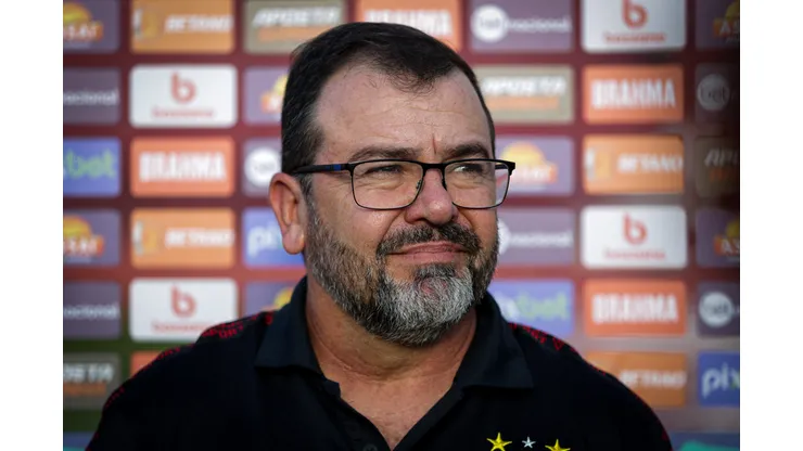 Foto: Rafael Vieira/AGIF - Enderson Moreira comenta decisão tomada no Sport.