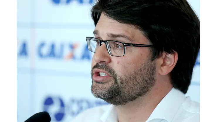 Foto: Felipe Oliveira/Flickr/ EC Bahia - Bellintani recebe novidade no Bahia.
