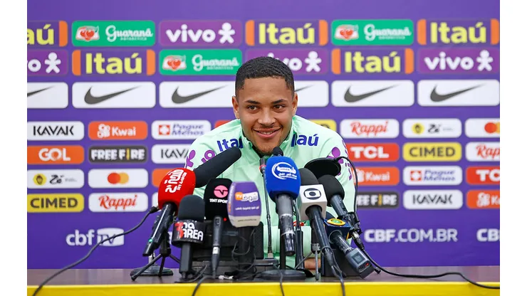 Foto: Rafael Ribeiro/CBF - Vítor Roque, atacante da Seleção Brasileira e do Athletico-PR