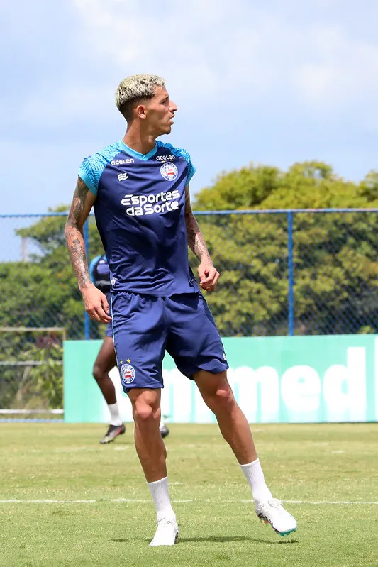 Arthur Sales participou do treino na manhã de hoje (10) – Foto: Felipe Oliveira/EC Bahia