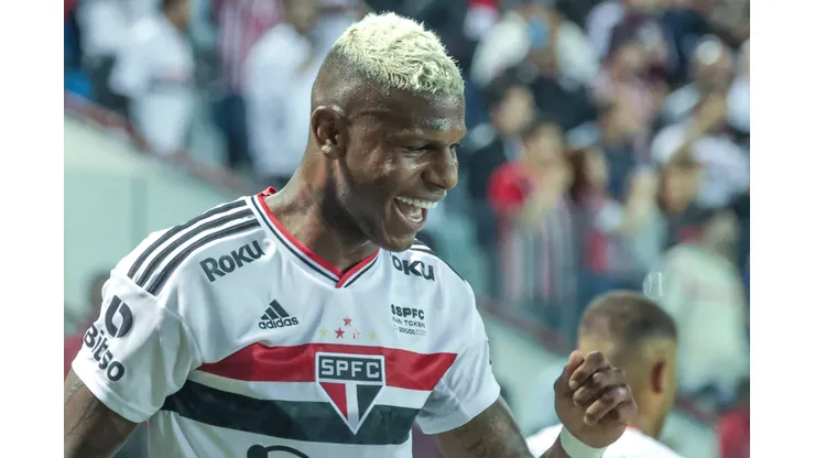 Arboleda em ação pelo São Paulo - Foto: Marcello Zambrana/AGIF