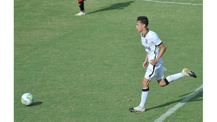 Foto: Jhony Pinho/AGIF - Matheus Araújo é uma das apostas do Timão para a temporada.