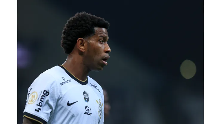 Foto: Marcello Zambrana/AGIF - Parça de Gil no Corinthians pede valor milionário na justiça.