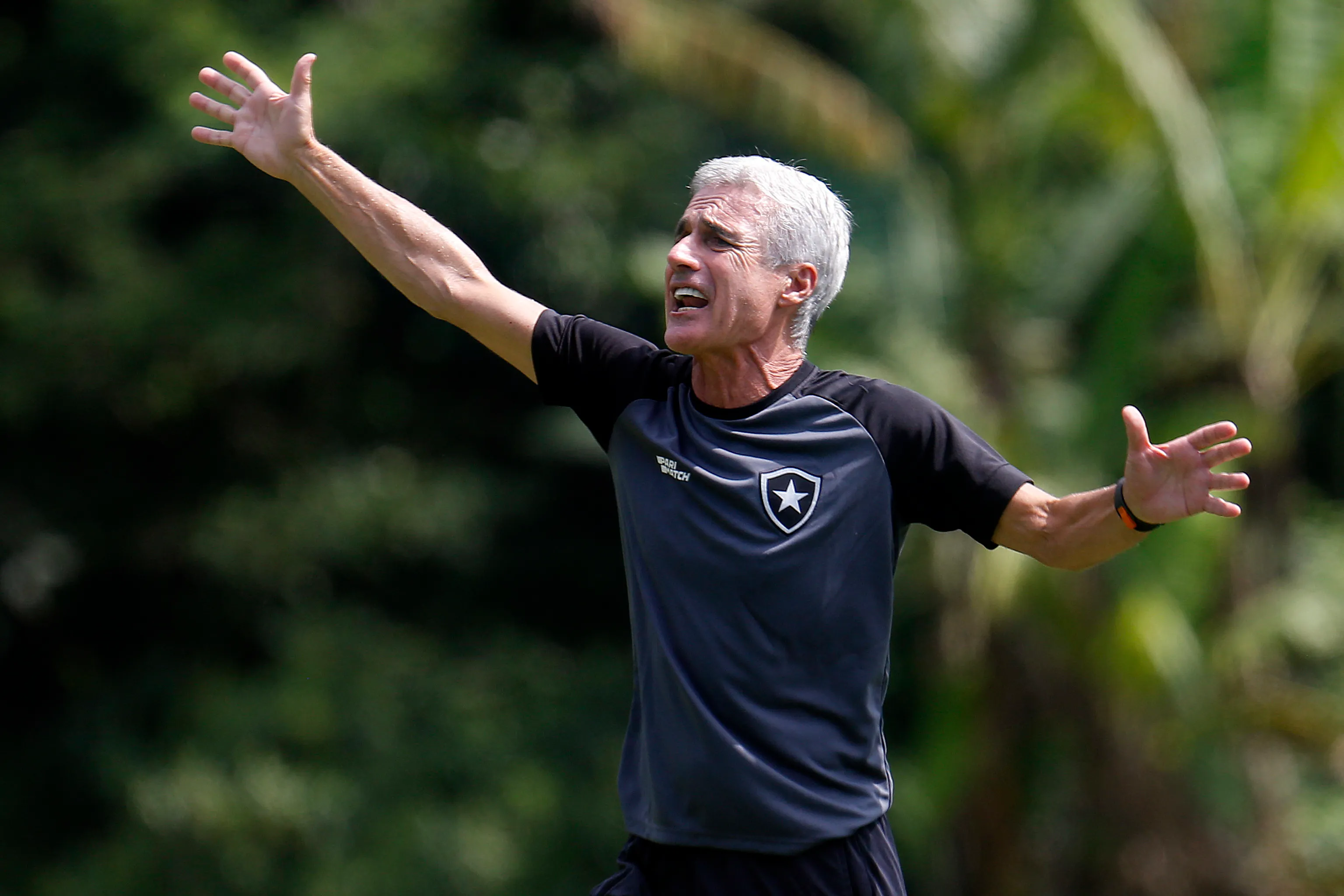 Foto: Vitor Silva/Botafogo - Luis Castro abre o jogo sobre eliminação precoce no Carioca.