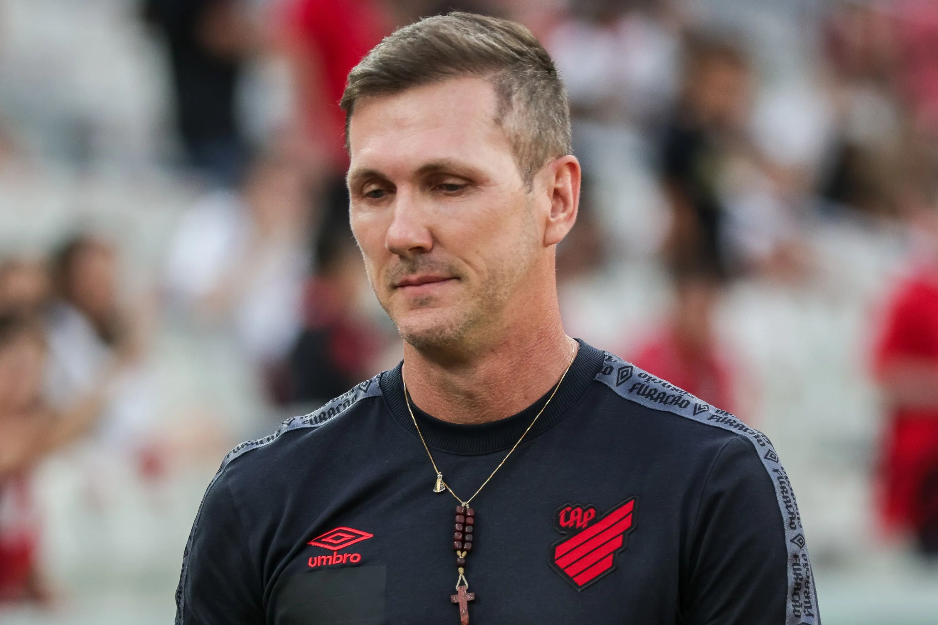 Foto: Robson Mafra/AGIF - Paulo Turra comenta sobre início de temporada do Furacão.