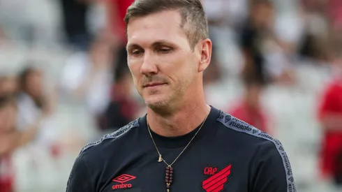 Foto: Robson Mafra/AGIF – Paulo Turra comenta sobre início de temporada do Furacão.