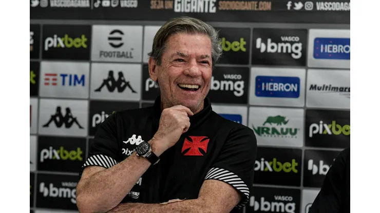 Foto: Thiago Ribeiro/AGIF - Presidente vai buscando novidades em todos os setores.