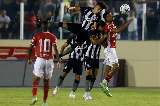 Foto: Vitor Silva/Botafogo – O Botafogo empatou com o Sergipe em jogo cheio de polêmicas