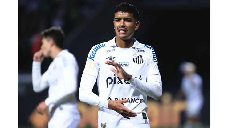 Foto: Ettore Chiereguini/AGIF - Lucas Barbosa comenta momento do Santos