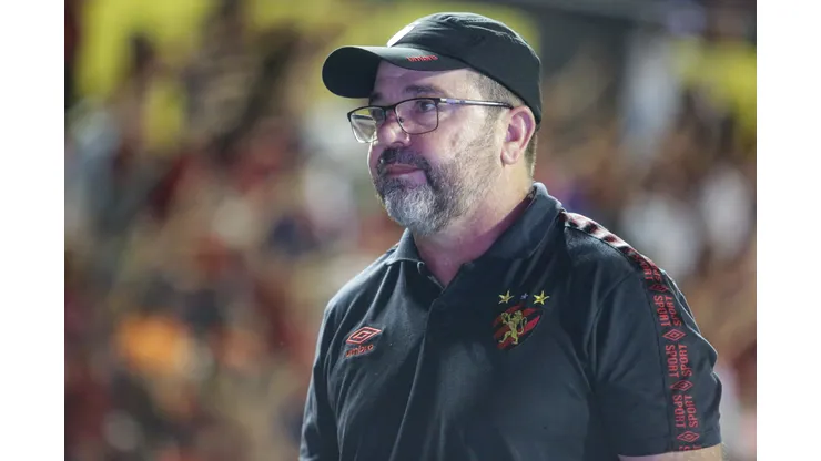 Foto: Rafael Vieira/AGIF - Enderson Moreira comenta sobre situação de Luciano Juba.