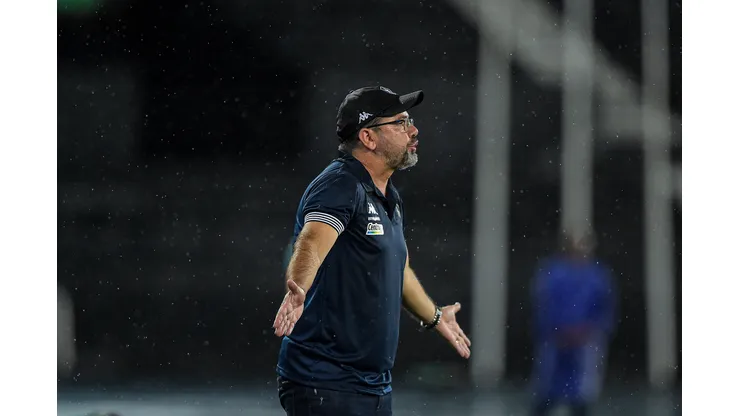 Thiago Ribeiro/AGIF- Enderson Moreira em sua passagem pelo Botafogo
