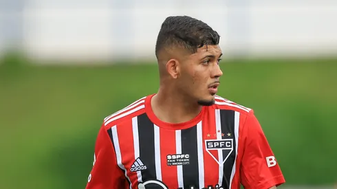 Foto: Marcello Zambrana/AGIF – Erison deve retornar em breve no São Paulo