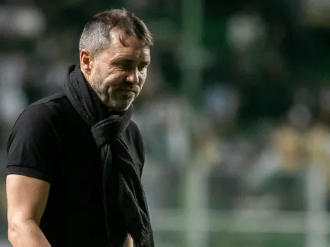 Coudet não se esconde e fala sobre críticas da torcida para Vargas