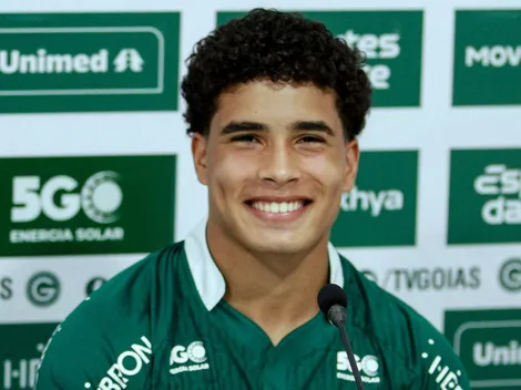 Cria da base, Pedrinho renova até 2027 no Goiás e promete comprometimento 