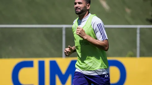Foto: Gustavo Aleixo/Cruzeiro - Gilberto tem concorrente pela vaga de centroavante do Cabuloso;