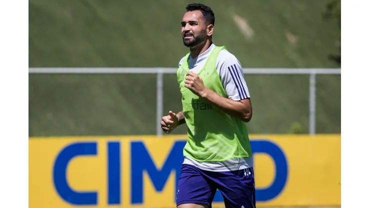 Foto: Gustavo Aleixo/Cruzeiro - Gilberto tem concorrente pela vaga de centroavante do Cabuloso;
