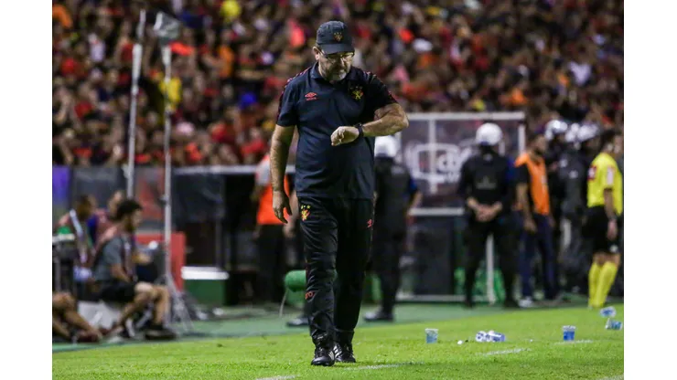Foto: Rafael Vieira/AGIF - Enderson Moreira fala notícia importante para a estreia na Série B.