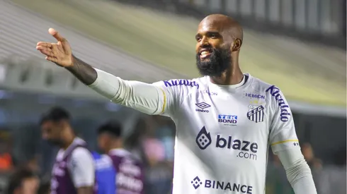 Messias revela 'papo sério' de Odair com elenco do Santos no intervalo 