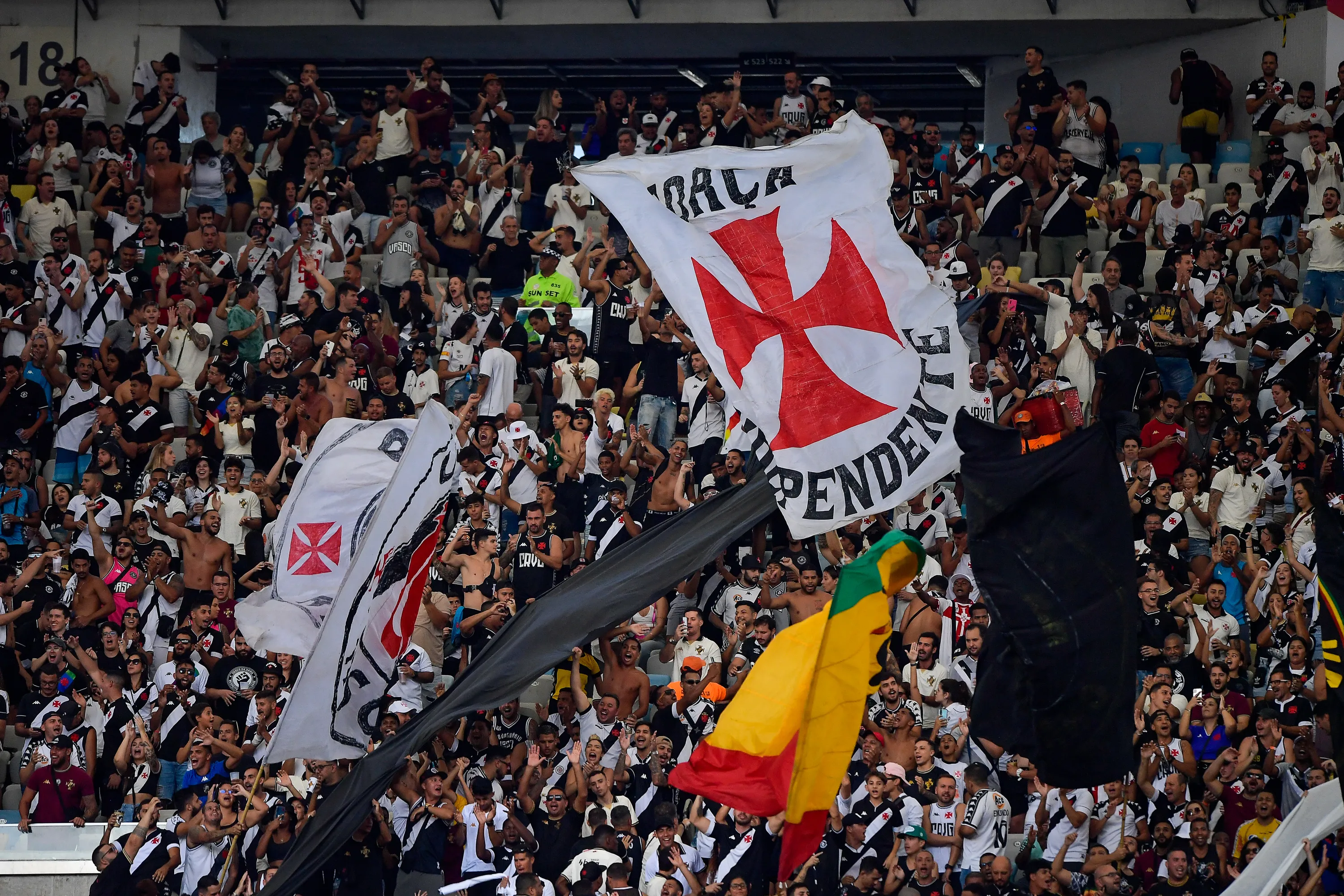 Thiago Ribeiro/AGIF – Torcida do Vasco no Maracanã