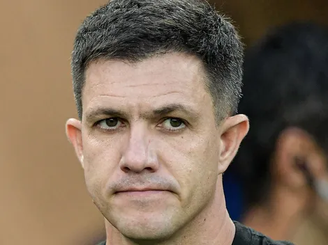 PISTOLOU! Torcida do Vasco 'implora' para titular comer banco na Colina 