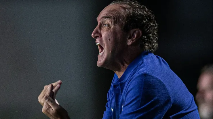 Foto: Isabela Azine/AGIF - Cuca faz cobranças na coletiva após derrota do Corinthians
