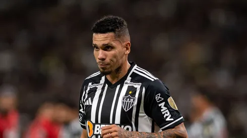 Paulinho rebate críticas e manda recado à torcida do Atlético-MG