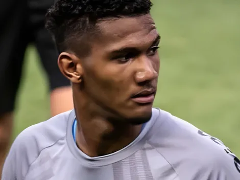 VIXE! Torcida do Grêmio 'ferve na web' sobre futuro de Adriel 