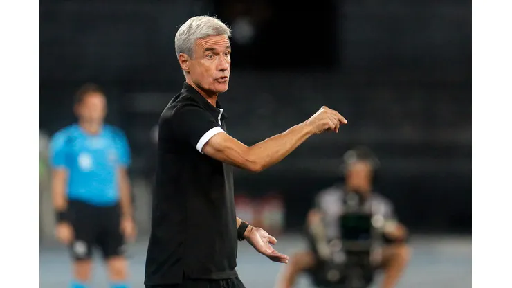 Foto: Vitor Silva/Botafogo - Luís Castro elogia momento do Fogão.