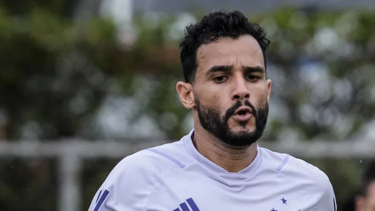 Foto: Gustavo Aleixo/Cruzeiro - Henrique Dourado é apresentado no Cruzeiro