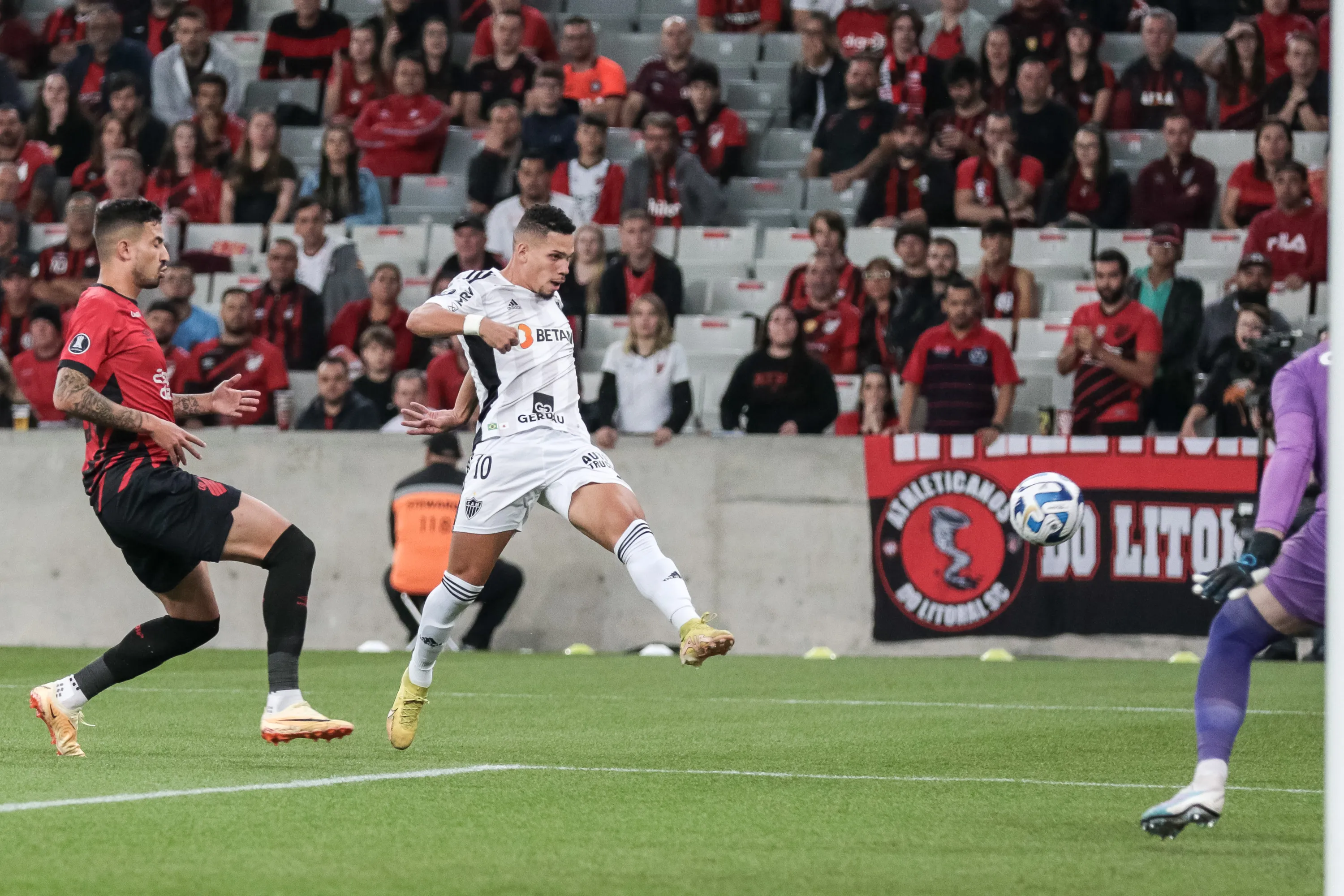 Foto: Robson Mafra/AGIF