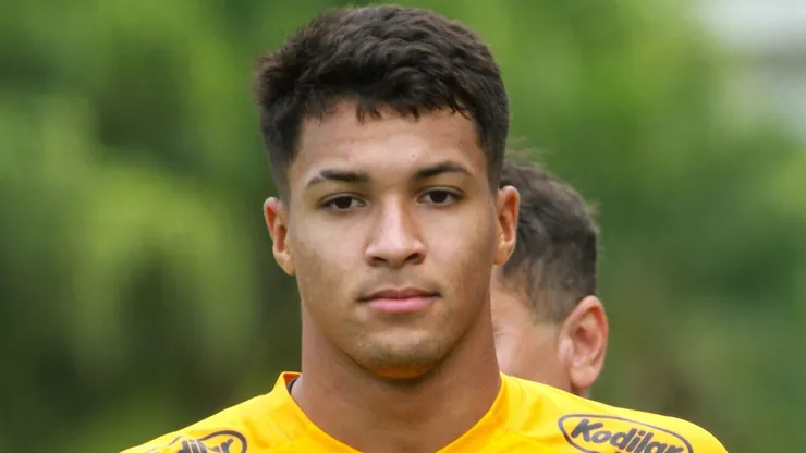 Mezenga 'manda recado' para Marcos Leonardo sobre titularidade no Santos
