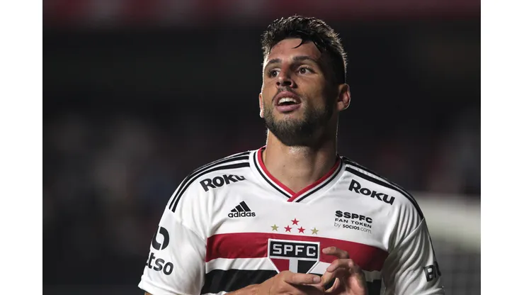 Foto: Rubens Chiri/São Paulo - Calleri comenta situação de Rogério Ceni.
