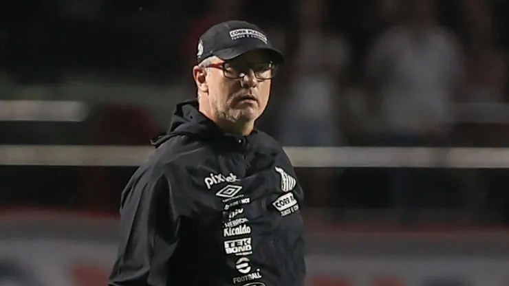 Reforço do Santos 'manda recado' para Odair após estreia no Brasileirão