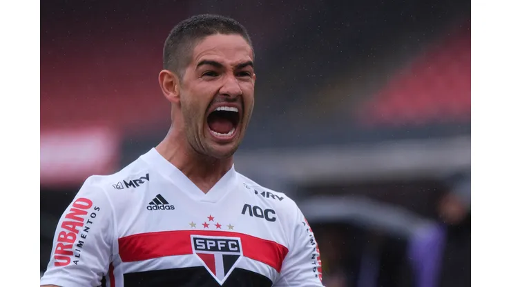 Foto: Daniel Vorley/AGIF - Pato pode voltar ao São Paulo