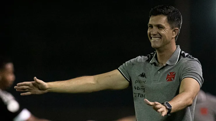 "Fantástisco"; Barbieri se derrete por reforço do Vasco após vitória