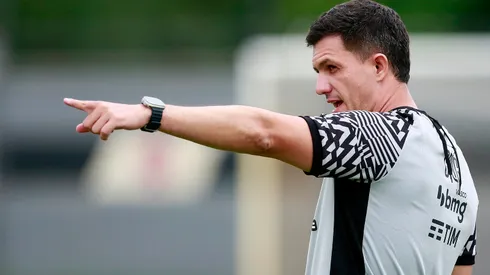 Foto: Daniel RAMALHO/VASCO - Barbieri vê reforço se destacar na defesa.