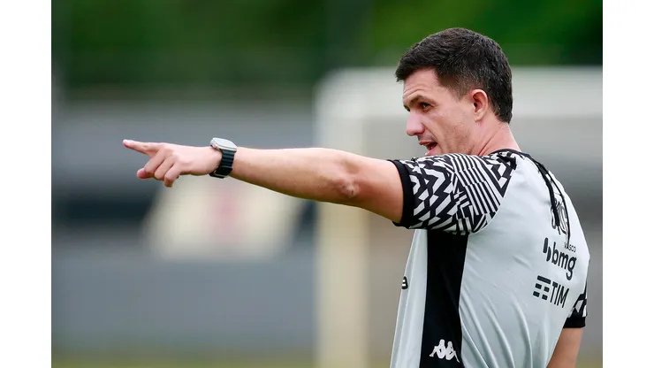 Foto: Daniel RAMALHO/VASCO - Barbieri vê reforço se destacar na defesa.