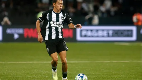 Foto: Vitor Silva/Botafogo - Segovia impressiona na estreia com a camisa do Botafogo.