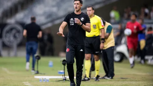 Foto: Daniel RAMALHO/VASCO - Barbieri comenta atuação de dupla na vitória do Vasco.