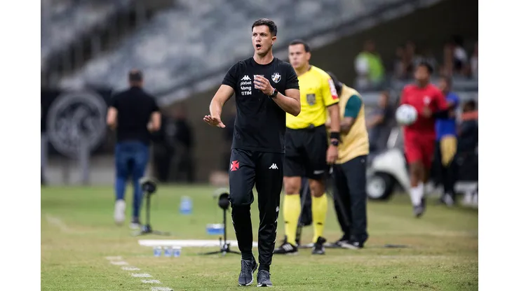Foto: Daniel RAMALHO/VASCO - Barbieri comenta atuação de dupla na vitória do Vasco.