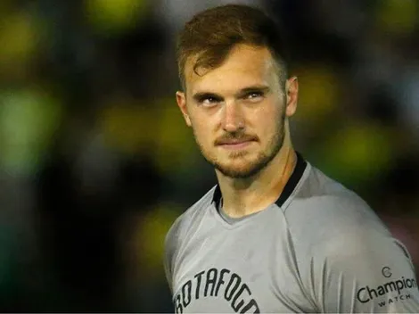 Torcida do Botafogo exalta Perri +1 em vitória no Brasileirão, mas exige saída