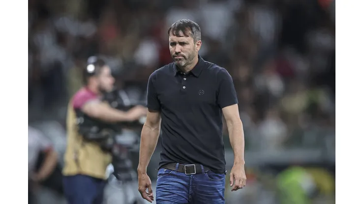 Foto: Pedro Souza / Atlético - Eduardo Coudet comenta a respeito de declaração do técnico Mano Menezes.