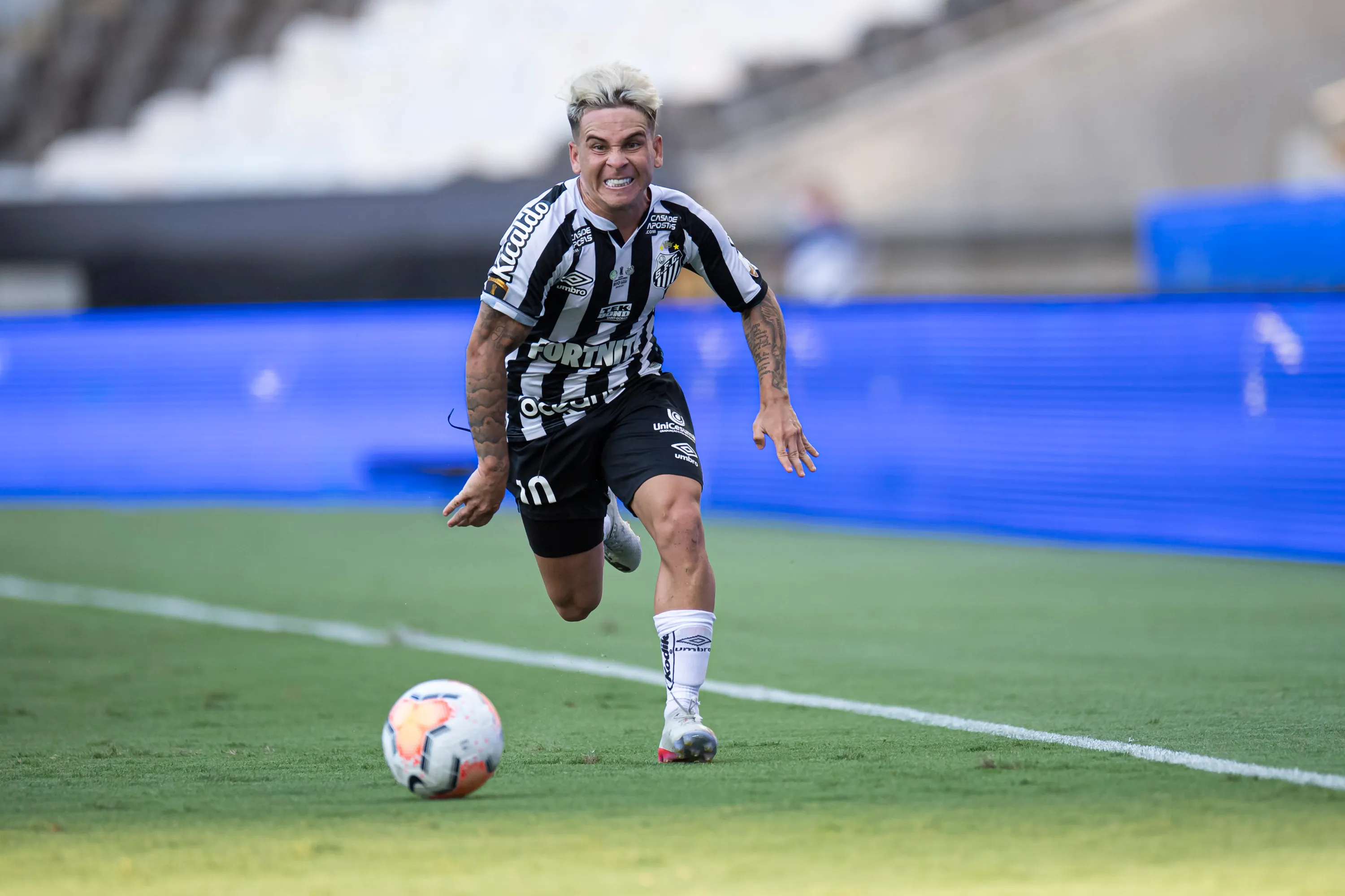 RJ – Rio de Janeiro – 30/01/2021 – LIBERTADORES 2020, PALMEIRAS X SANTOS – Soteldo jogador do Santos durante partida contra o Palmeiras no estadio Maracana pelo campeonato Libertadores 2020. Foto: Jorge Rodrigues/AGIF