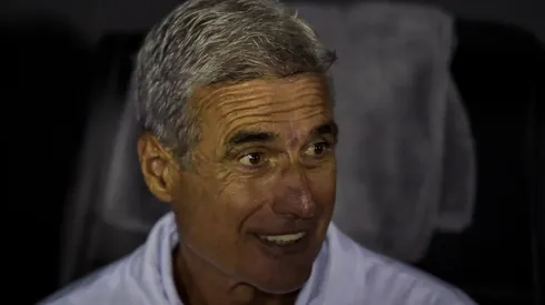 Luis Castro surpreende torcida do Botafogo com jogador para a CDB