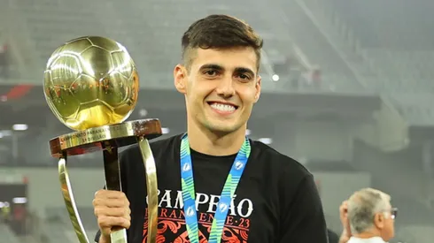 Zagueiro Zé Ivaldo é recordista de títulos estaduais do Athletico Paranaense